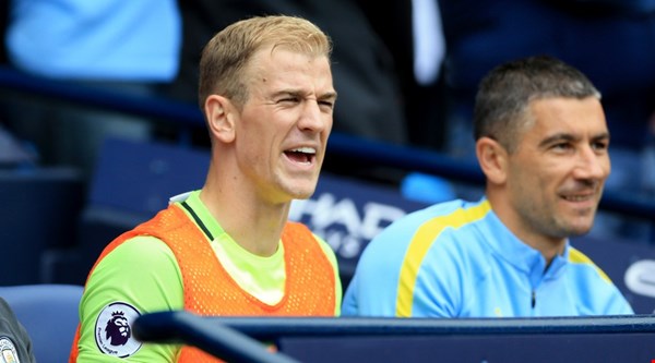 Joe Hart looked like he was laughing as Willy Caballero got injured and Twitter had no chill