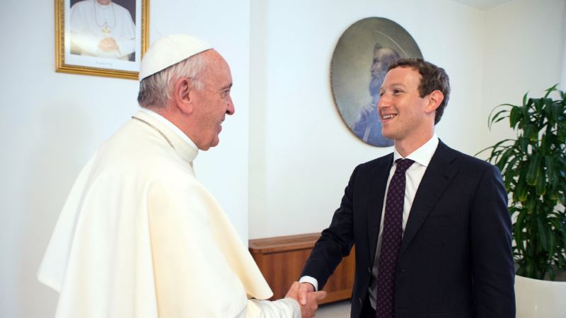 Facebook Founder Gives Pope a Drone During Vatican Visit