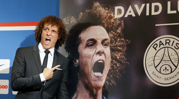 David Luiz is going back to Chelsea and Twitter is having none of it