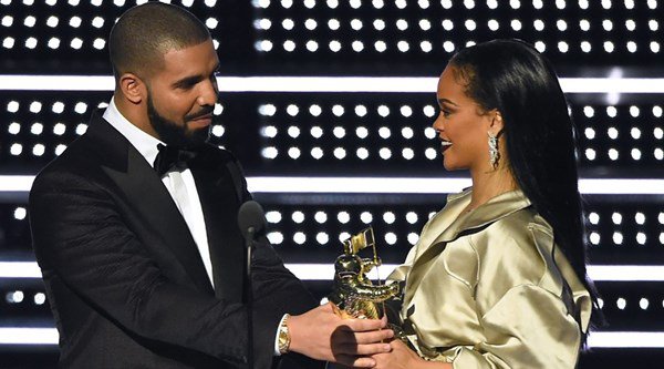 Drake and Rihanna look loved up during Los Angeles show