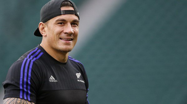 Sonny Bill Williams riding a scooter makes injuries look surprisingly fun