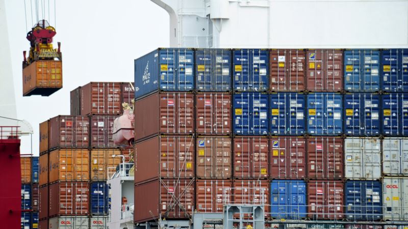 Chinese Imports Rise for First Time in Almost 2 Years