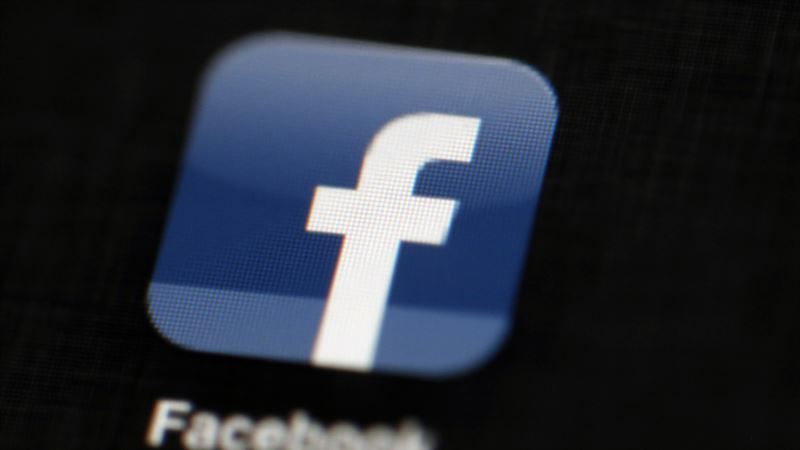 Facebook Faces Pressure Over Nude Photos