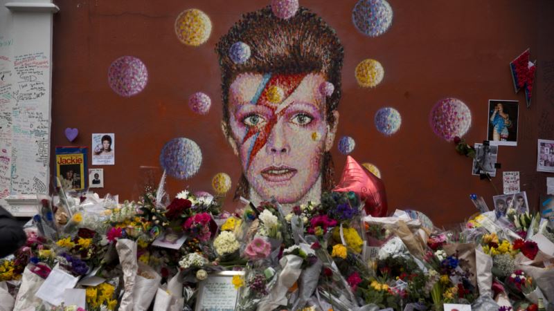 David Bowie’s Art Collection Arrives in NY Ahead of November Sale