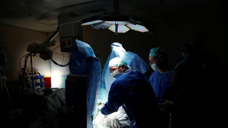 Researchers Use Light to Treat Early-stage Prostate Cancer