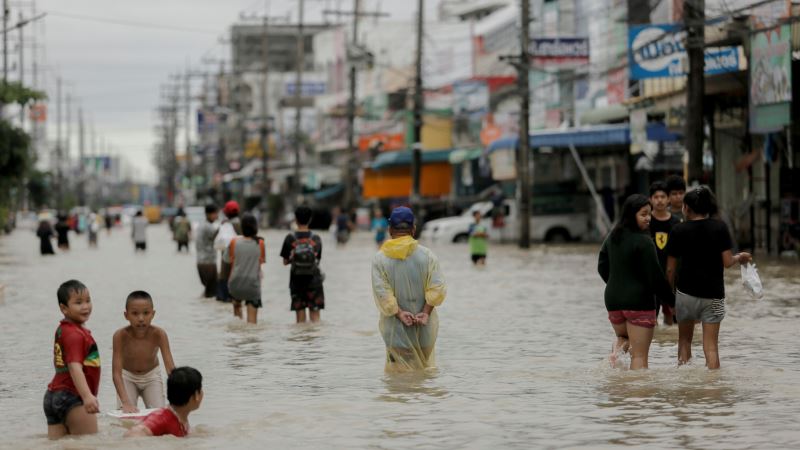 Unseasonable Flooding Kills Dozens in Thailand; More Rain on Way