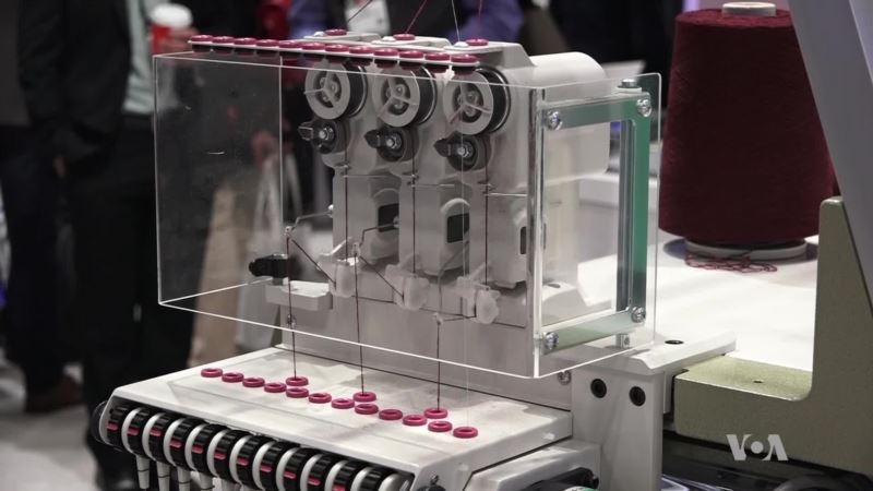 Future of Shopping: Retailers Explore 3D Printers, Flashy Tech