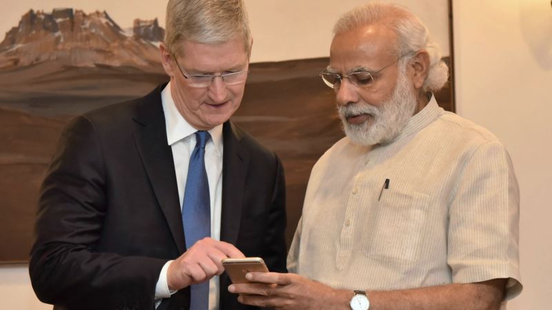 Indian Government Wants Apple, But Not All Officials Are Biting