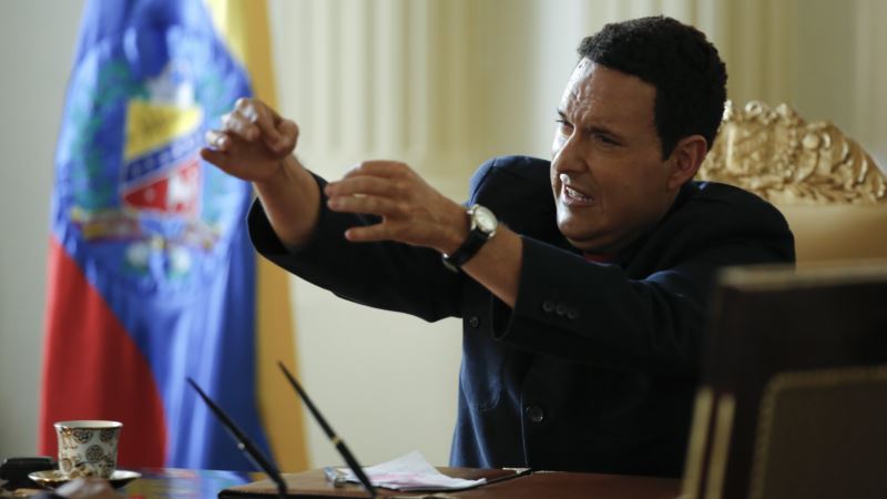 Hugo Chavez Returns to Life in TV Show Criticized by Allies