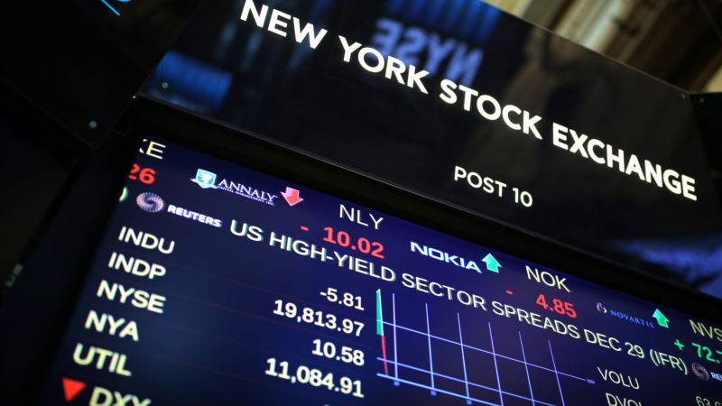Investors Brace for 2017 Shocks after Surprise 2016 Run