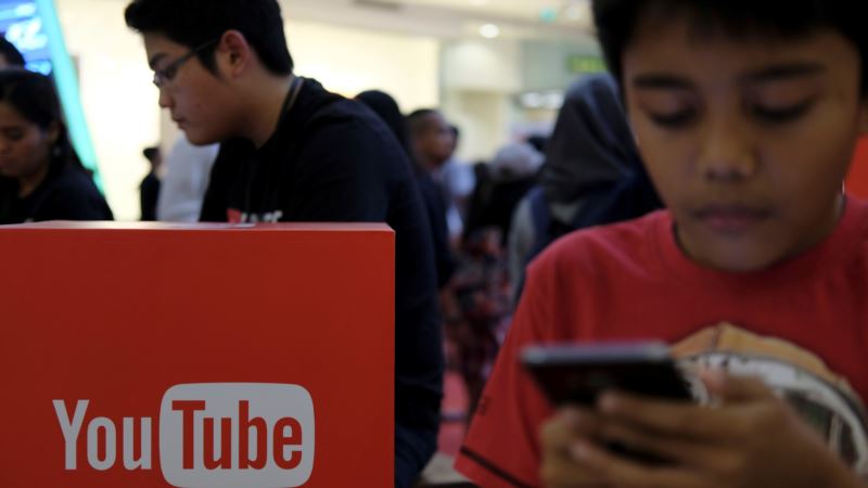 YouTube Stars Can Live Stream from Mobile, Make Money from Fans
