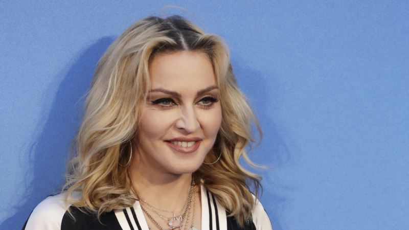 Madonna to Adopt Twin Girls from Malawi