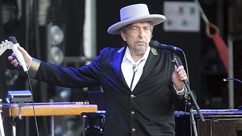 Bob Dylan Says ‘Not Yearning’ for Old Days in Latest Cover Album