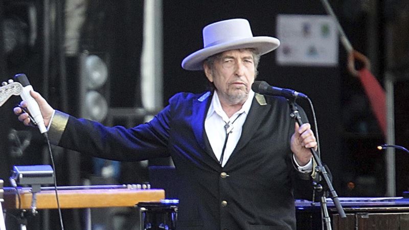 Bob Dylan Archives Open in Oklahoma; Public Center Planned