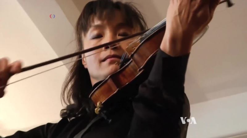 Famous Stolen Violin is Played on Stage Again