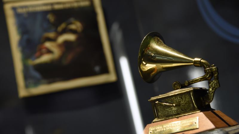 Ella Fitzgerald’s 100th Birthday Marked with Grammy Exhibit