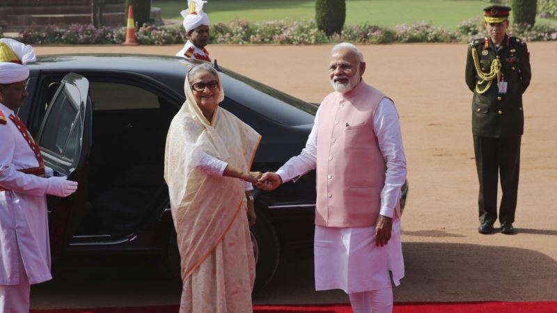 India Gives $4.5B Credit Line to Bangladesh, Signs Defense Pact