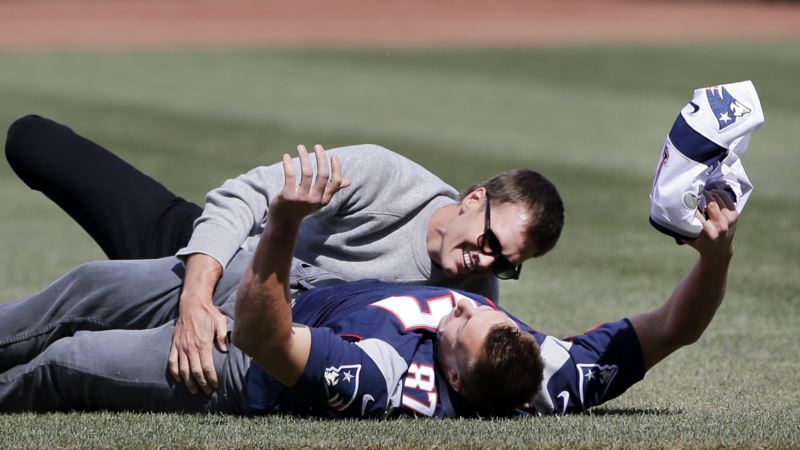 Brady’s Jersey Stolen Again, This Time in Fun at Fenway Park