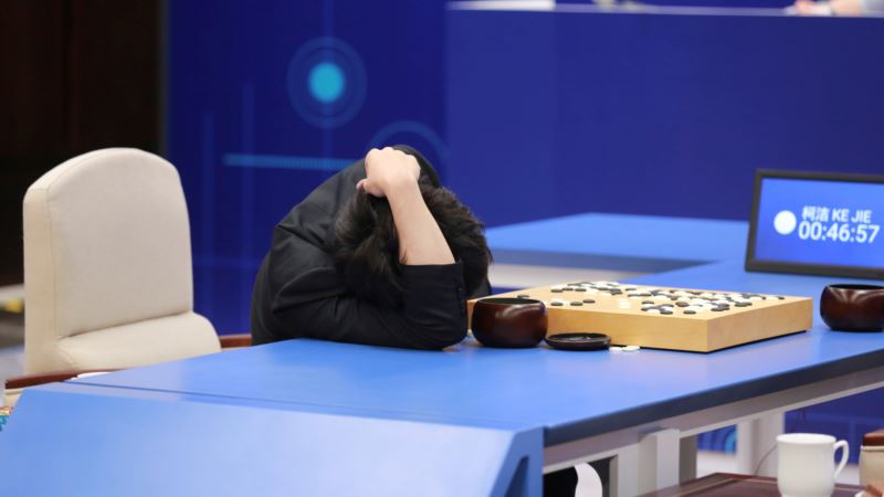 Computer Wins 2nd Game Against Chinese Go Champion