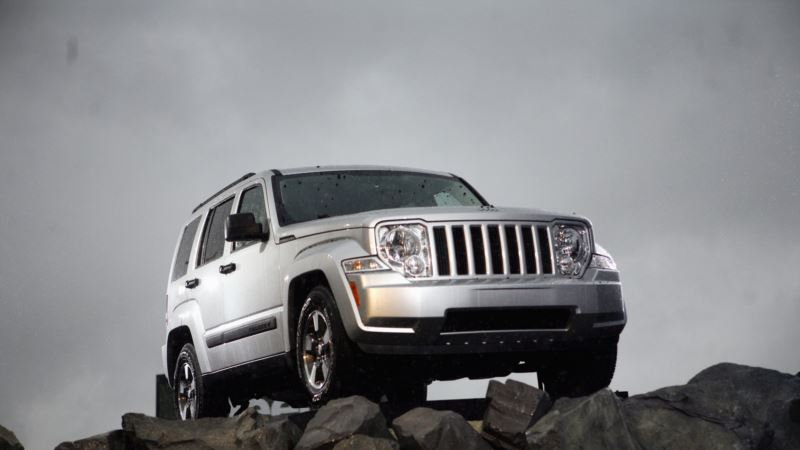 US Probes Air Bag Computer Failures in 2012 Jeep Liberty