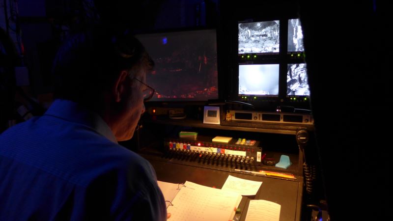 Unseen Stage Managers Keep Broadway Shows on Track