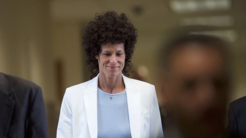 Cosby’s Chief Accuser Denies Romance Before Alleged Assault