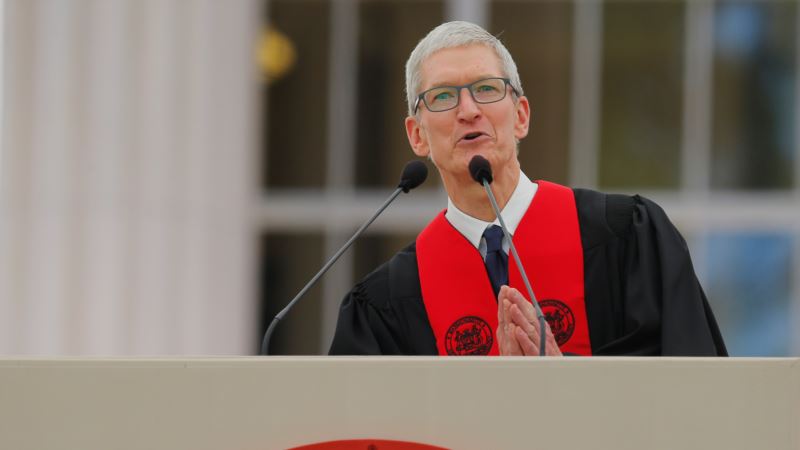 Apple CEO to MIT Grads: Tech Without Values is Worthless