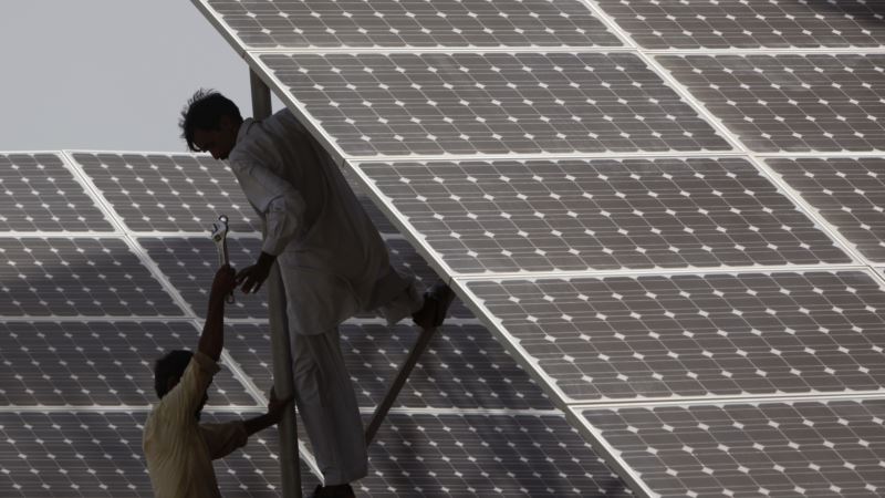 In Power-short Pakistan, Switch to Solar Power Hit by Rumors