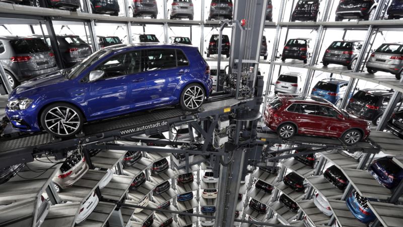 VW, Regulators Agree on Fix for Cars in Cheating Scandal