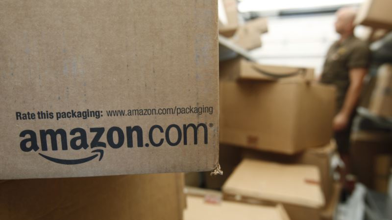Trump Renews Twitter Criticism of Amazon