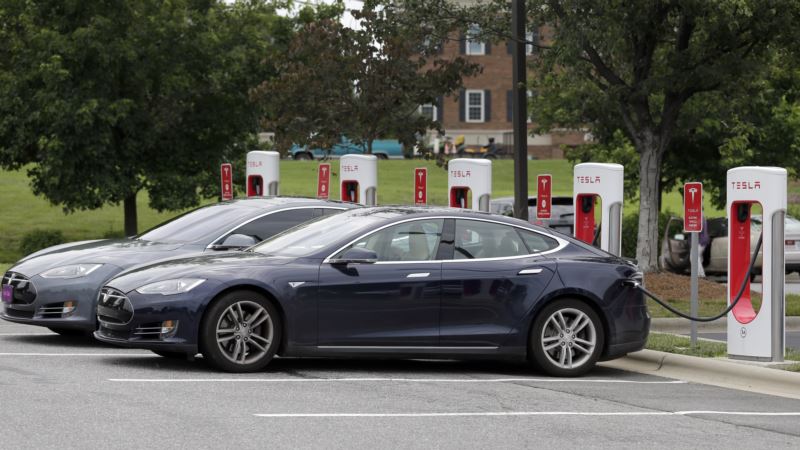Electric Car Worry: Where Can You Charge It?