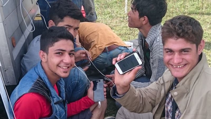 New Technology Helps Stranded Refugees in Greece