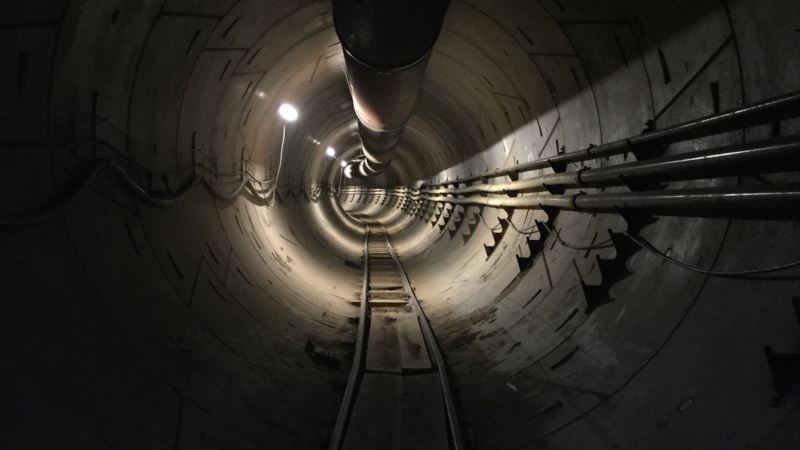 Elon Musk Tweets Photo of Los Angeles-area Transport Tunnel
