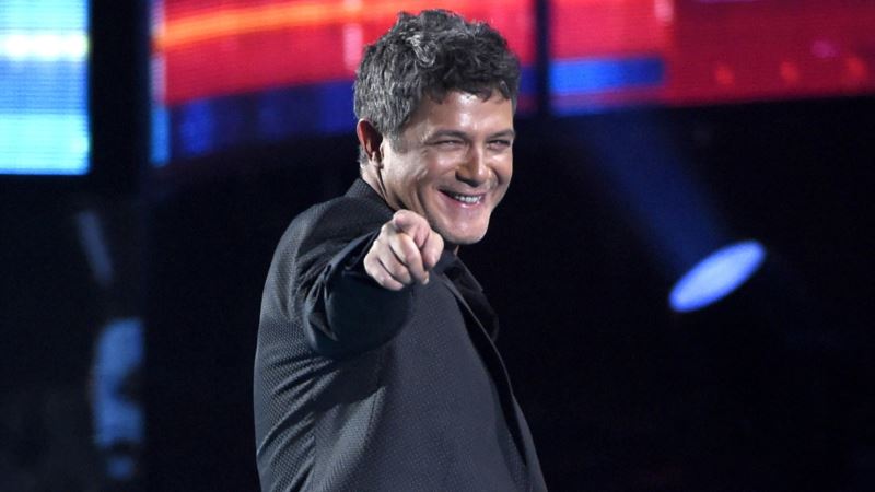 Alejandro Sanz Celebrated as Latin Grammy Person of the Year