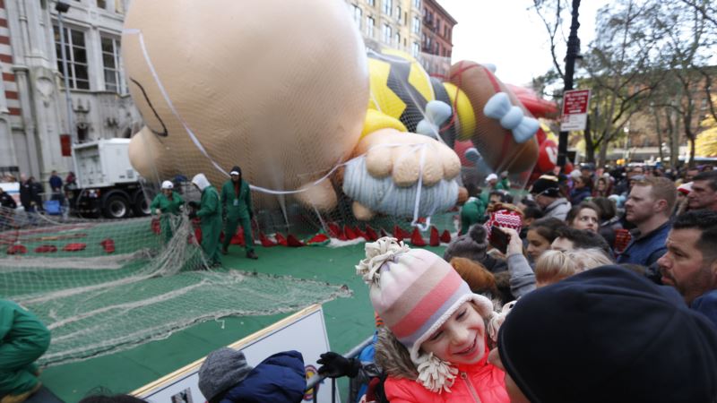 Macy’s Parade Begins With Balloons, Bands and Security