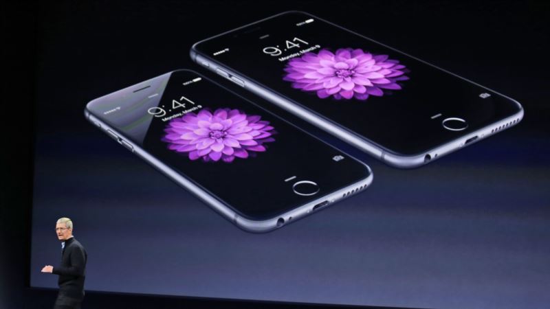 Apple Apologizes After Outcry Over Slowed iPhones
