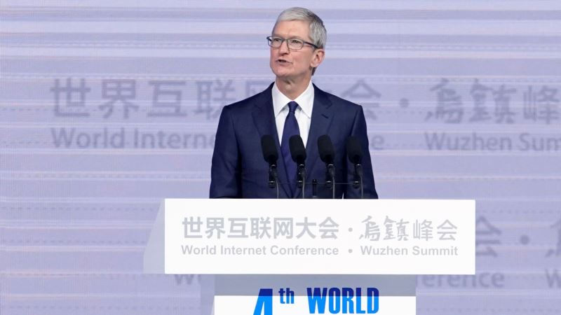 Apple, Google at China Internet Fest Shows Lure of Market