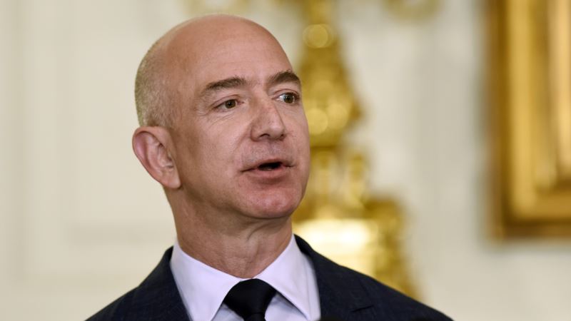 Jeff Bezos Contributes $33M to ‘Dreamers’ Scholarship Program