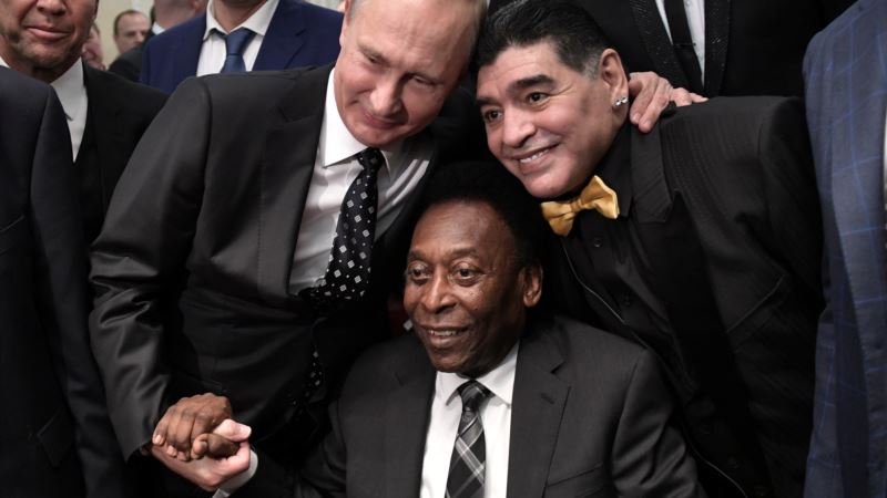 Soccer Great Pele Cancels Appearance in England Because of Fatigue