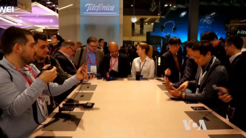 New Operating Systems, Improved Cameras on Display at Barcelona’s Mobile Phone Congress
