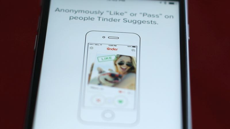 Dating App Tinder Cited for Discriminating Against Over-30s