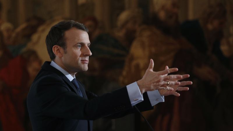With New Plan, Macron Wants France to Win AI ‘Arms Race’
