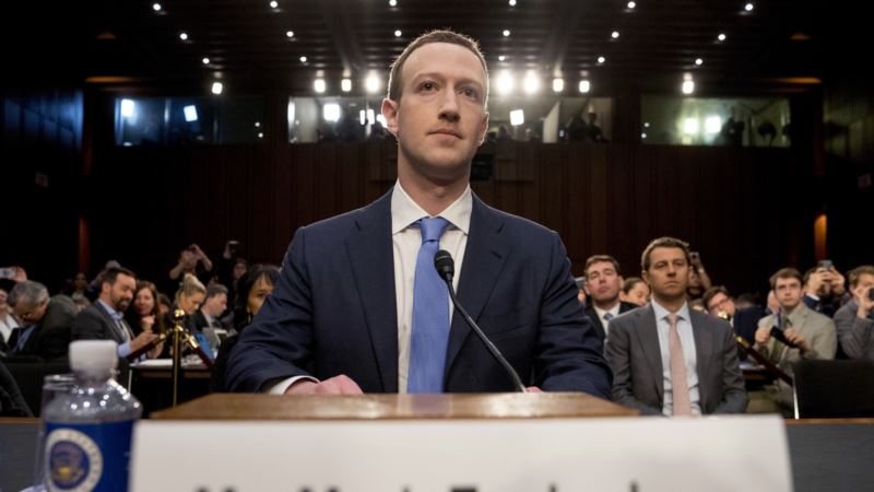 Zuckerberg Under Pressure to Face EU Lawmakers Over Data Scandal
