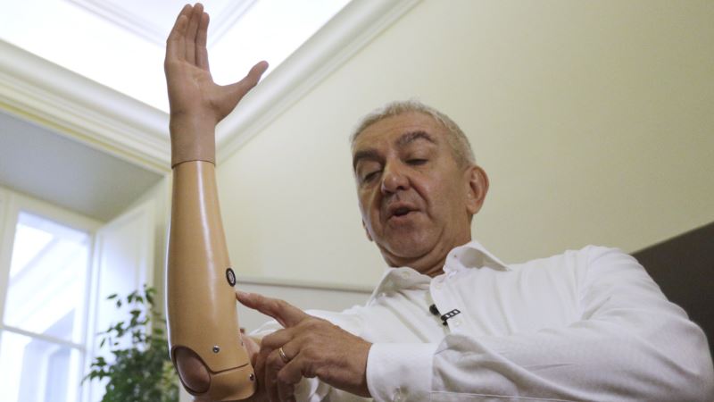 Italian Researchers Develop Lighter, Cheaper Robotic Hand