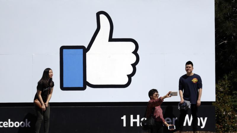 Facebook Acknowledges Data-Sharing Pact with Chinese Companies