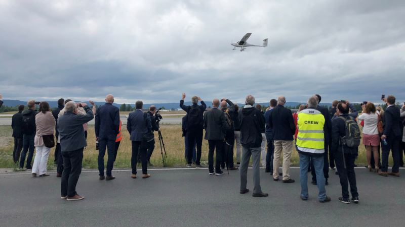 Norway Tests Tiny Electric Plane, Sees Passenger Flights by 2025