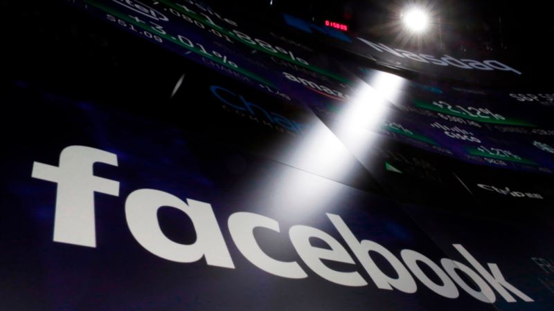 Facebook Shares Dive on Weak Outlook, Weighing on Nasdaq