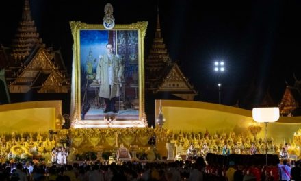 Thai King Leads Thousands to Remember Late Father’s Birthday