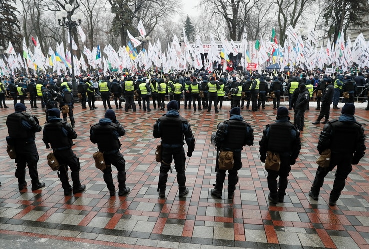 Ukrainian Police Tear-Gas Anti-Lockdown Protesters in Kyiv’s Maidan