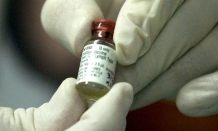 The Infodemic: Vaccines Don’t Alter Recipients’ DNA